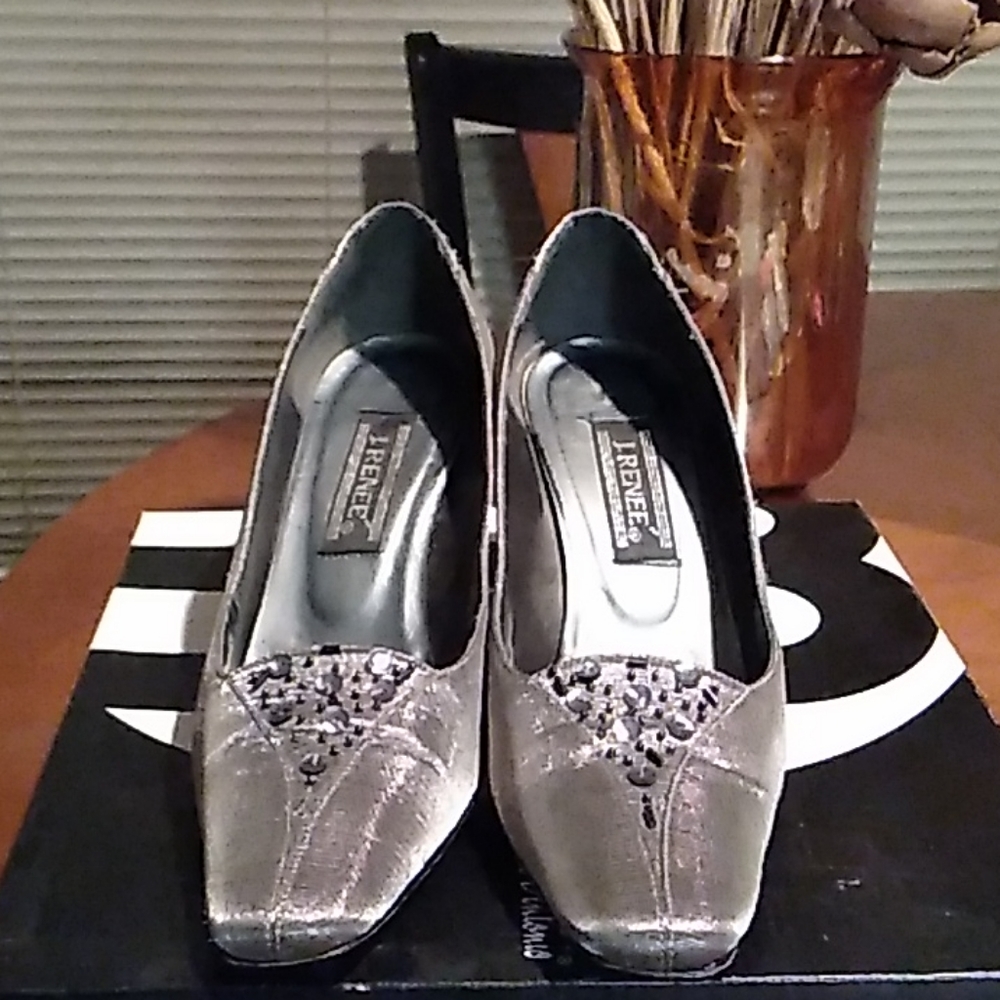 Vintage short heel shoes